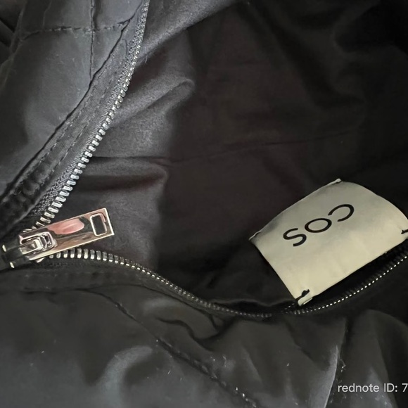 Cos Elegant Black Quilted shoulder bag - Picture 5 of 8